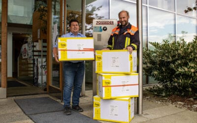 200 Schutzanzüge an Katastrophenschutz im Landkreis Rosenheim gespendet
